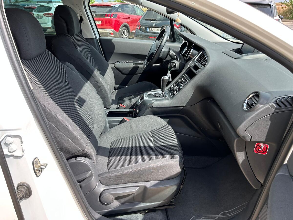 PEUGEOT 5008 STYLE 1.6 HDI AUTO SPANISH LHD IN SPAIN 91000 MILES 7 SEATS 2015